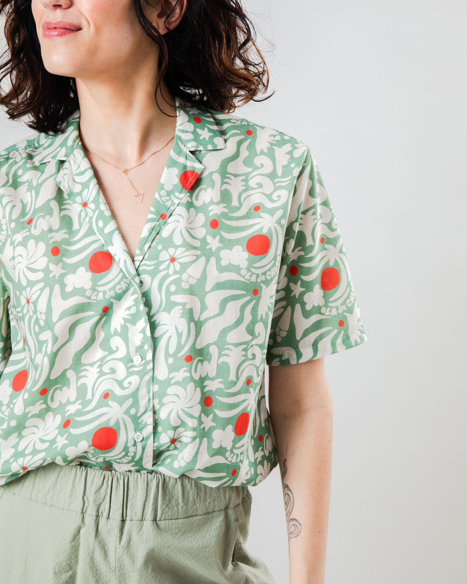 Ola de Calor Aloha Blouse Light Green